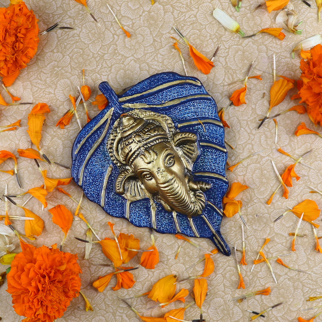 1 Pc Lord Ganesh Face on Leaf Patta Wall Hanging White