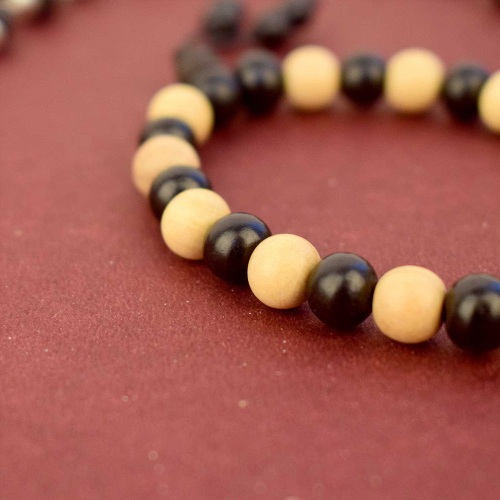 Govt. Certified Karungali/Ebony & White Sandalwood Beads Bracelet