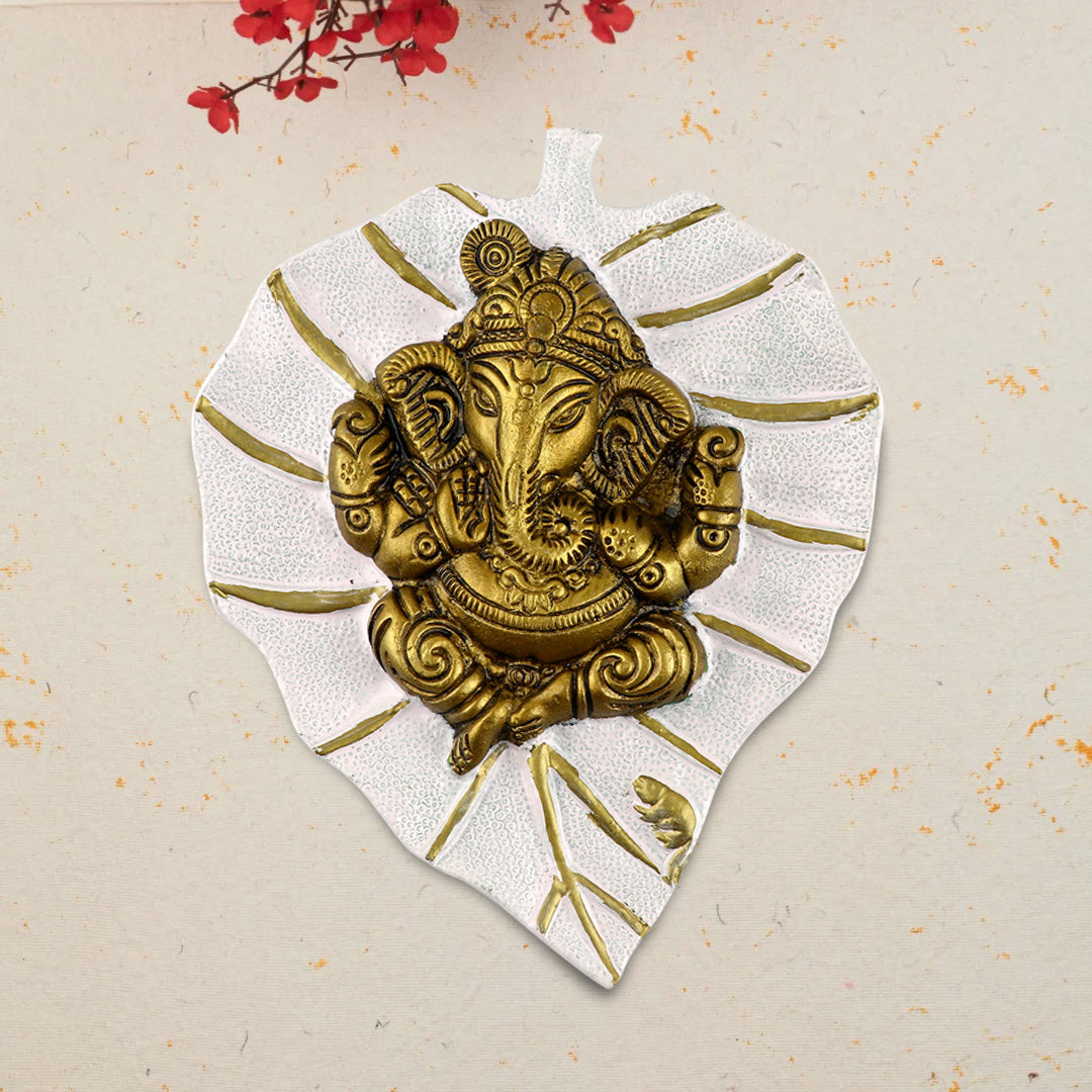 1 pc Lord Ganesh on Leaf Patta Wall Hanging White
