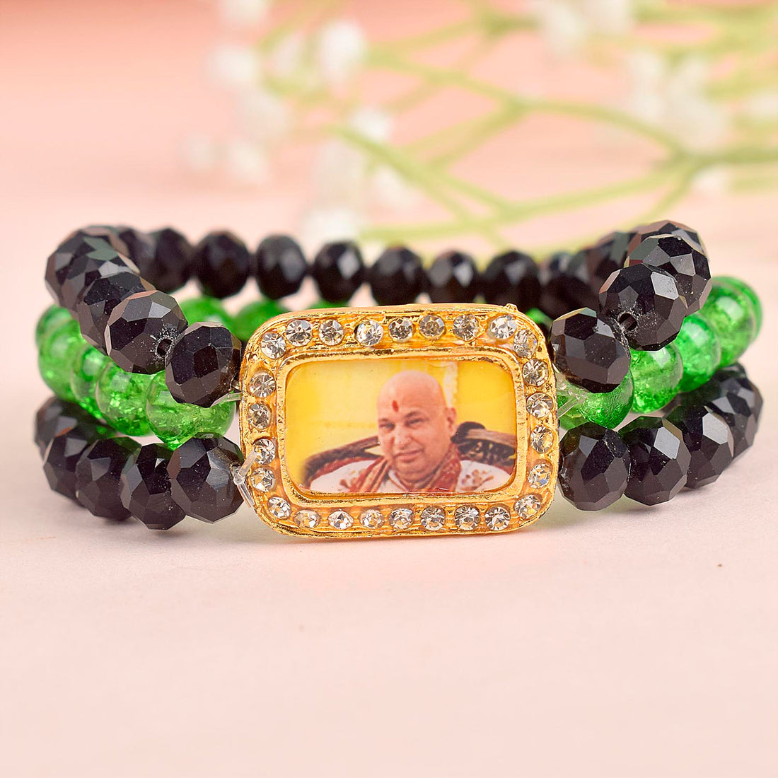 Black & Green Triple Layer Guruji Swaroop Bracelet featuring sleek black beads with vibrant green middle layer and Jai Guruji Swaroop – perfect for spiritual wear, meditation, and gifting. India’s Largest Pooja Accessories Brand – www.satvikstore.in