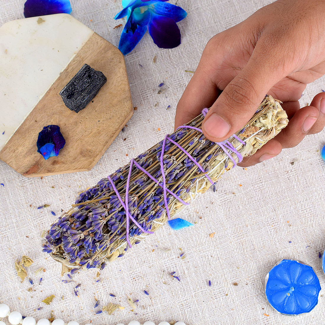 WHITE SAGE WITH LAVENDERS & BLACK TOURMALINE CRYSTAL HEALING SMUDGES
