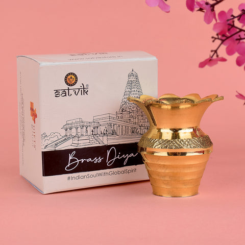 Incense holder (Matki), traditional pot-shaped design used to hold burning incense sticks during pooja and meditation, adding elegance and safety to rituals.
India’s Largest Pooja Accessories Brand – www.satvikstore.in 