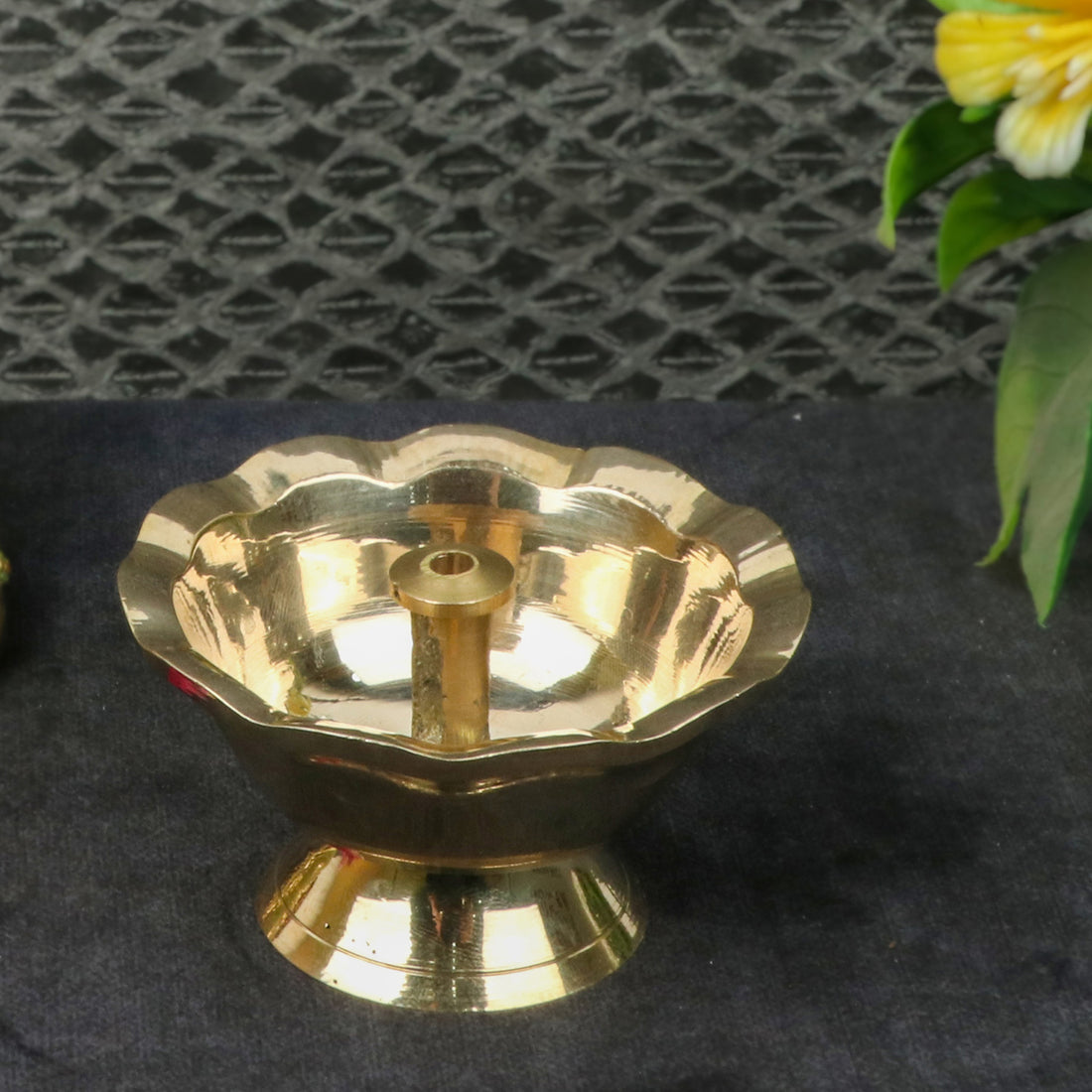 Alluring Lehar Payali Diya With Nobe